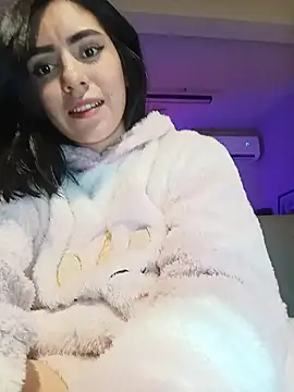 Snapshot of Sara-215 chatting on February 14, 2026, 5:37 am Sara-215 online show from February 14, 2026, 5:37 am