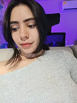 Snapshot of Sara-215 chatting on February 26, 2026, 3:38 am Sara-215 online show from February 26, 2026, 3:38 am