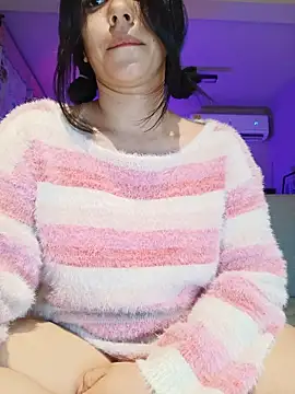 Snapshot of Sara-215 chatting on February 28, 2026, 2:12 am Sara-215 online show from February 28, 2026, 2:12 am