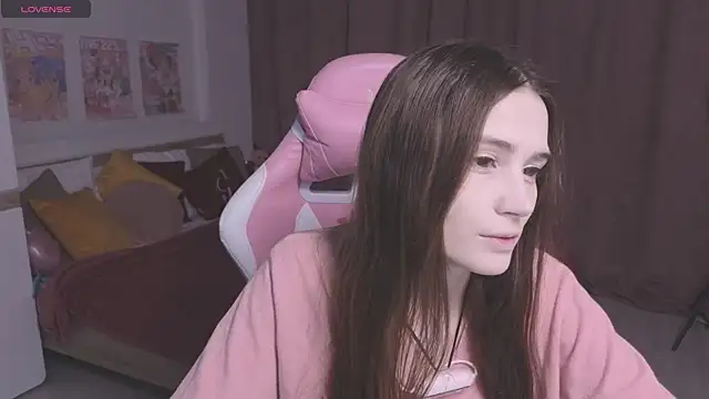 Hana Flo  online show from November 14, 2025, 2:49 pm