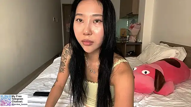 LizParadiz online show from October 30, 2025, 6:48 am