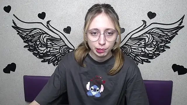 TracyLll online show from February 28, 2026, 6:14 am