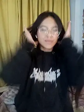 Skay bluee online show from November 16, 2025, 6:08 am