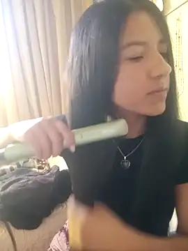 Skay bluee online show from December 5, 2025, 4:58 pm