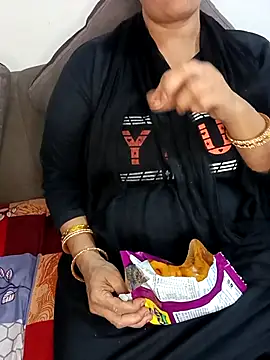 Sizzling Shreya online show from October 29, 2025, 4:42 pm