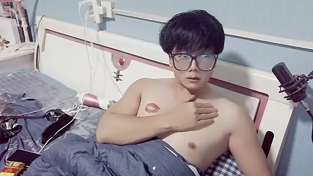 chenwen520 online show from October 30, 2025, 2:07 pm