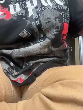 RozaDenise online show from November 22, 2025, 6:56 am