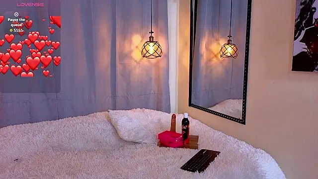 Flor Gil online show from February 18, 2026, 2:51 am