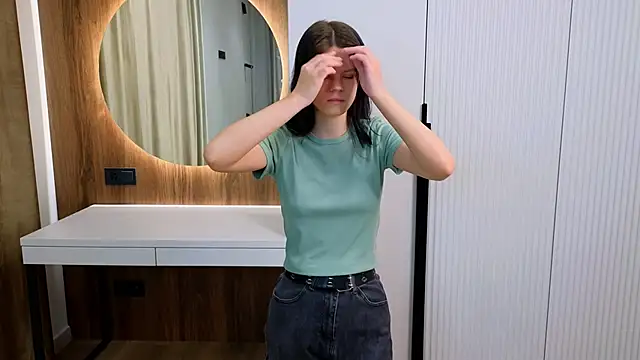 MauraDenis online show from November 3, 2025, 1:51 am