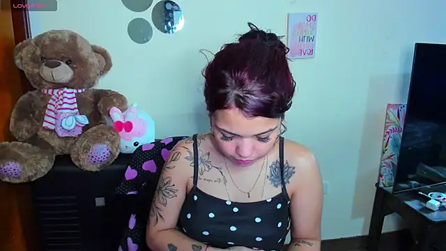 Emma boo online show from April 15, 2026, 7:58 pm