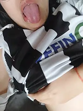 Camilu23 online show from July 18, 2026, 8:12 pm