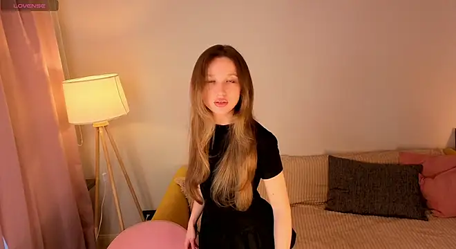 Snapshot of eirakilian chatting on November 5, 2025, 8:25 am eirakilian online show from November 5, 2025, 8:25 am