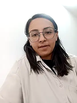 Snapshot of Macarena-2 chatting on November 4, 2025, 6:18 pm Macarena-2 online show from November 4, 2025, 6:18 pm