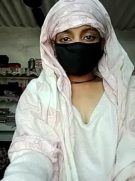 Snapshot of Quenn-Jiya752 chatting on November 8, 2025, 6:24 am Quenn-Jiya752 online show from November 8, 2025, 6:24 am