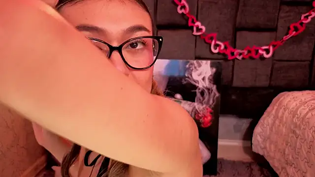 Snapshot of Im-Lola chatting on February 16, 2026, 8:38 pm Im-Lola online show from February 16, 2026, 8:38 pm