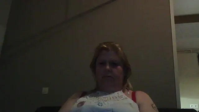 Sylviastar46 online show from February 7, 2026, 12:42 pm