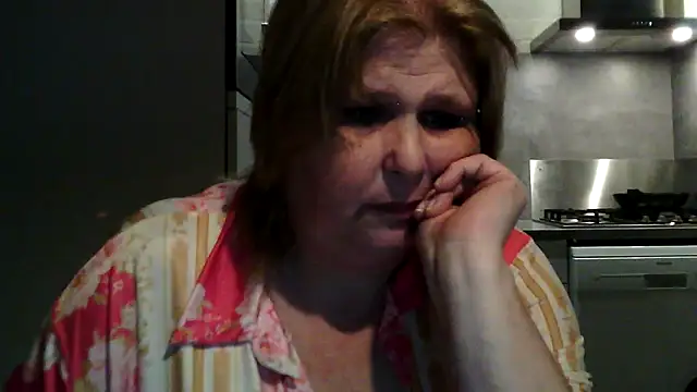 Sylviastar46 online show from March 2, 2026, 9:32 pm