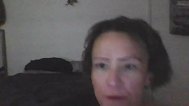 Karebearz1 online show from April 23, 2026, 12:12 am