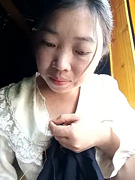 julybe online show from April 9, 2026, 7:58 am