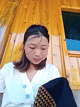 julybe online show from May 26, 2026, 7:48 am
