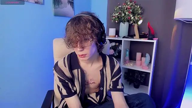 LeoBensyten online show from November 11, 2025, 11:49 pm