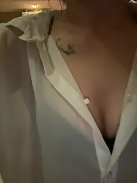 aniani11 online show from April 13, 2026, 1:38 pm