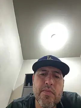 ezrah23 online show from December 21, 2025, 6:20 am