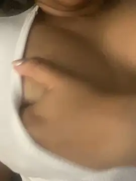 KatrinaMore online show from November 6, 2025, 2:56 am