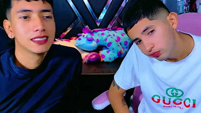 darwinandbrayann online show from November 13, 2025, 8:08 pm