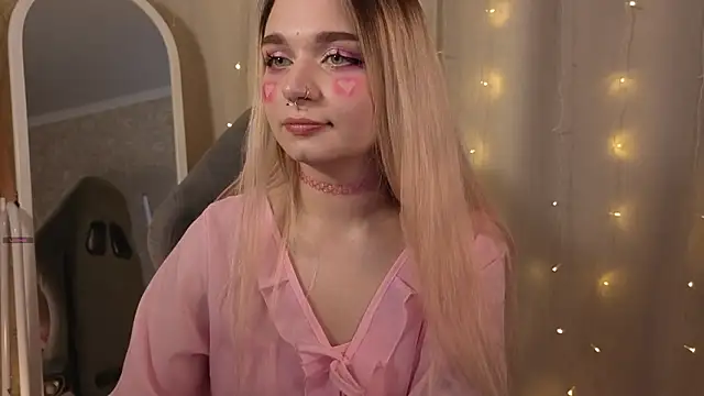 Snapshot of lani1funny chatting on February 14, 2026, 12:24 pm lani1funny online show from February 14, 2026, 12:24 pm