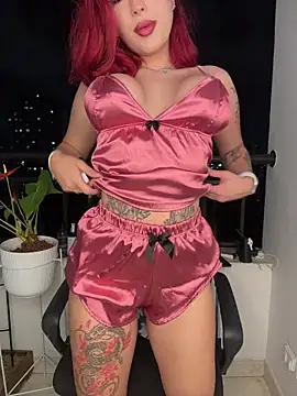 Raven DeVille online show from November 11, 2025, 1:05 am