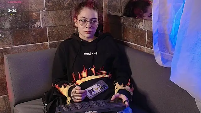 Snapshot of ravensinferno chatting on November 7, 2025, 6:52 pm ravensinferno online show from November 7, 2025, 6:52 pm
