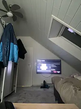 superbertok online show from December 4, 2025, 12:47 pm