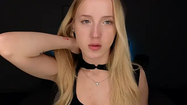 Snapshot of adele_armass chatting on July 6, 2026, 9:06 pm adele armass online show from July 6, 2026, 9:06 pm