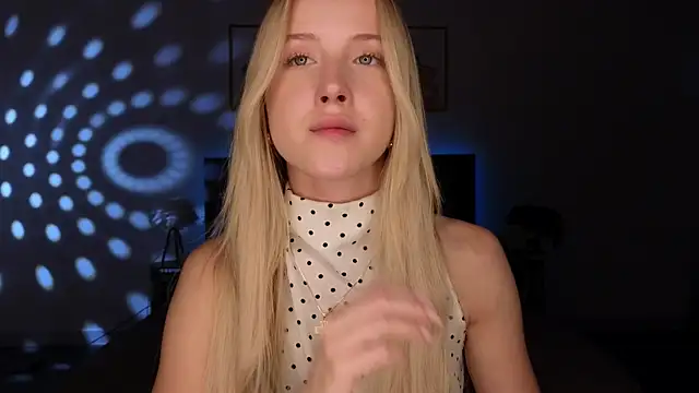 Snapshot of adele_armass chatting on July 30, 2026, 8:41 pm adele armass online show from July 30, 2026, 8:41 pm