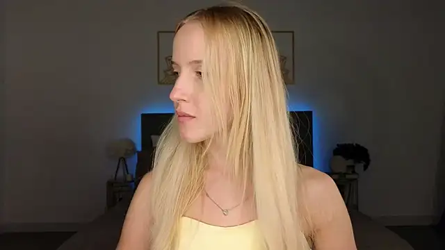Snapshot of adele_armass chatting on August 1, 2026, 11:14 pm adele armass online show from August 1, 2026, 11:14 pm