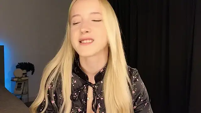 Snapshot of adele_armass chatting on August 3, 2026, 9:07 pm adele armass online show from August 3, 2026, 9:07 pm