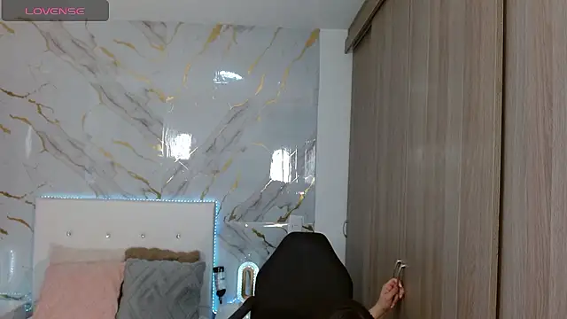 Snapshot of skarlett_35 chatting on January 9, 2026, 3:04 pm skarlett 35 online show from January 9, 2026, 3:04 pm