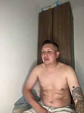 NathanielLux29 online show from November 11, 2025, 12:54 am