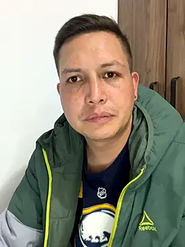 NathanielLux29 online show from November 22, 2025, 1:37 am