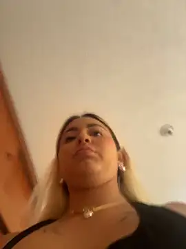 Elina Hills online show from January 16, 2026, 5:28 pm