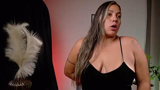 Zara Nova online show from April 15, 2026, 11:16 pm