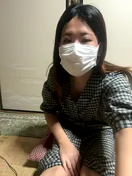 tsuk4s4  online show from November 4, 2025, 2:43 am