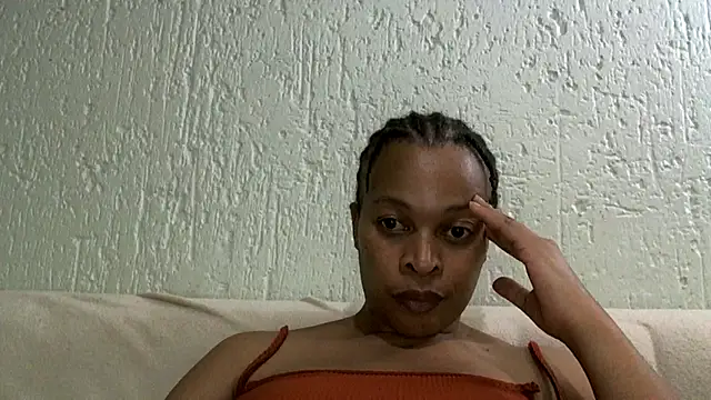 Snapshot of NewBeginnings8 chatting on February 6, 2026, 8:01 pm NewBeginnings8 online show from February 6, 2026, 8:01 pm