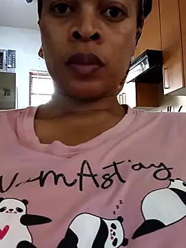 Snapshot of NewBeginnings8 chatting on February 9, 2026, 9:13 am NewBeginnings8 online show from February 9, 2026, 9:13 am