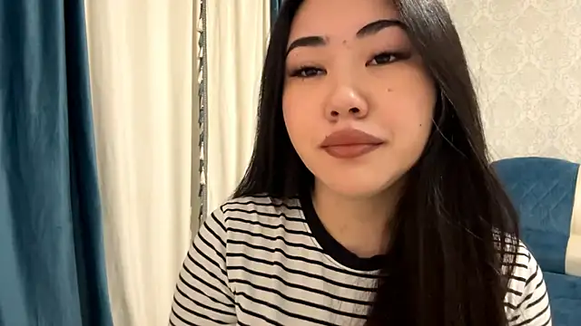 APRYLSUN online show from November 12, 2025, 12:05 pm