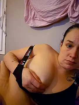 Girlysensuelle online show from November 24, 2025, 8:25 am