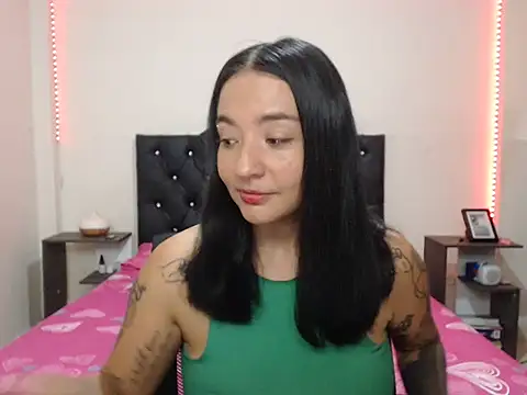 Snapshot of Girlbigtits chatting on November 21, 2025, 6:39 pm Girlbigtits online show from November 21, 2025, 6:39 pm