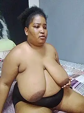 Snapshot of MassiveBoobsxxxx chatting on January 18, 2026, 5:39 pm MassiveBoobsxxxx online show from January 18, 2026, 5:39 pm