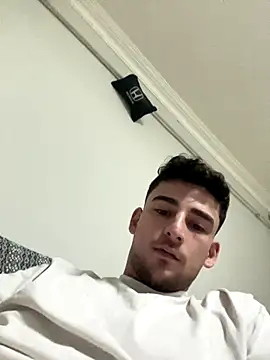 yasinesra757  online show from January 5, 2026, 10:13 pm